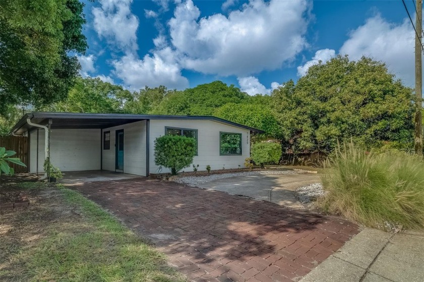 NO DAMAGES OR FLOODING AFTER THE HURRICANES. Recently renovated - Beach Home for sale in St. Petersburg, Florida on Beachhouse.com