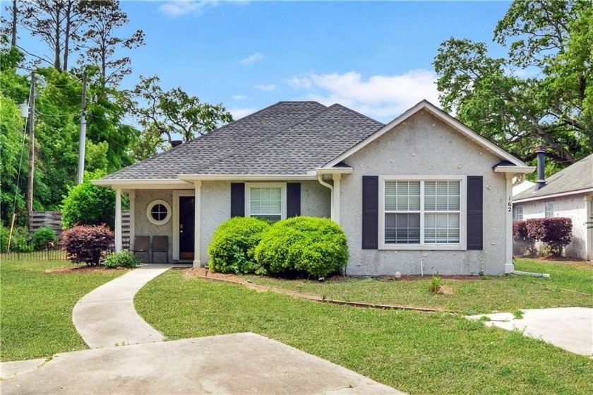 Charming 3BR/2BA Home in Prime South Island Location - Walk to - Beach Home for sale in Saint Simons, Georgia on Beachhouse.com
