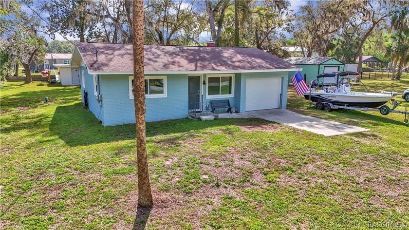 Charming Waterfront Retreat in Yankeetown, FL Welcome to your - Beach Home for sale in Yankeetown, Florida on Beachhouse.com
