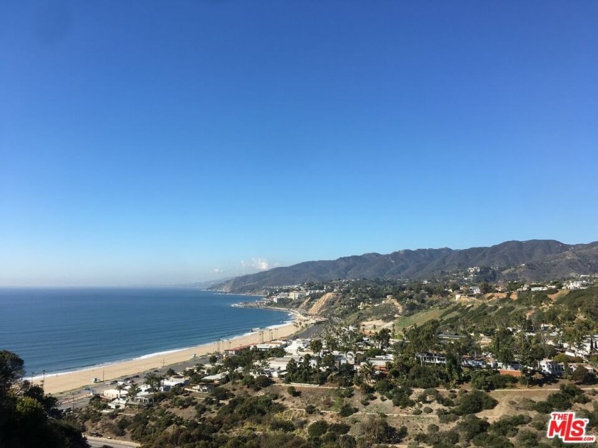 A rare and remarkable opportunity to build your dream home on - Beach Lot for sale in Pacific Palisades, California on Beachhouse.com