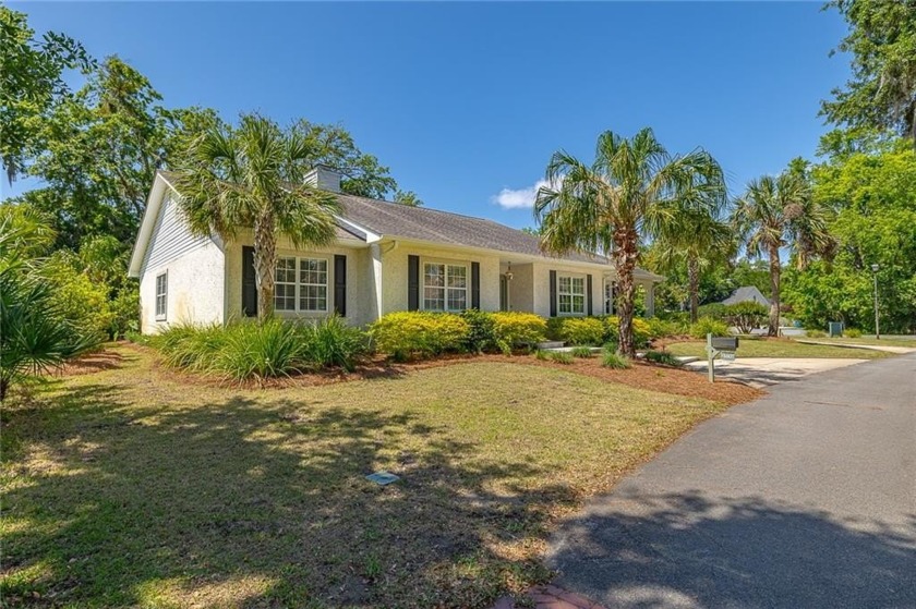 This beautifully crafted tabby ranch offers peaceful lagoon and - Beach Home for sale in Saint Simons, Georgia on Beachhouse.com
