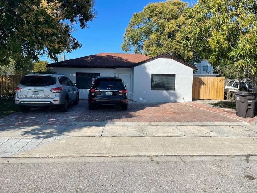 Excellent opportunity to acquire a strong cash flowing - Beach Home for sale in West Palm Beach, Florida on Beachhouse.com