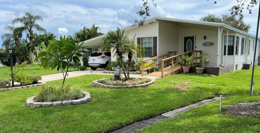 Gorgeous! 2 bedroom, 2 bath with an office/flex room - Beach Lot for sale in Stuart, Florida on Beachhouse.com