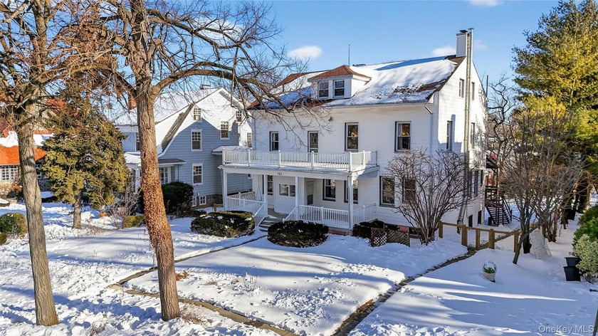 Welcome to 152 Sutton Manor Road - a rare and remarkable - Beach Home for sale in New Rochelle, New York on Beachhouse.com