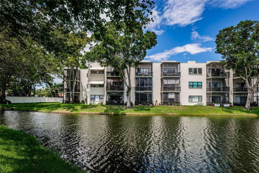 Beautifully updated, move-in ready waterview condo with limited - Beach Condo for sale in St. Petersburg, Florida on Beachhouse.com