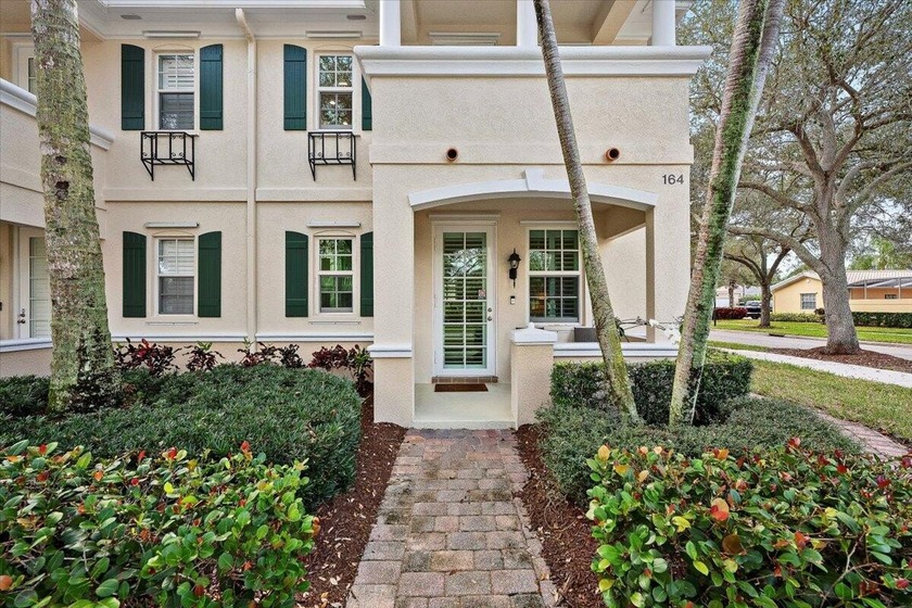 Beautifully maintained and spacious Divosta-built 3BR/3BA - Beach Townhome/Townhouse for sale in Jupiter, Florida on Beachhouse.com