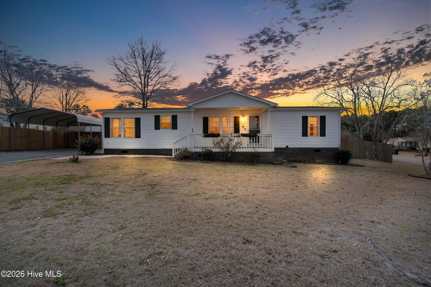 Clean as a whistle, pretty as a picture, net and tidy, and all - Beach Home for sale in Shallotte, North Carolina on Beachhouse.com