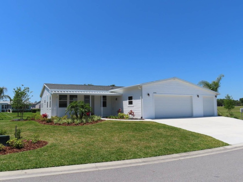 This never owned new Palm Harbor Black Diamond model is ready - Beach Home for sale in Port Orange, Florida on Beachhouse.com