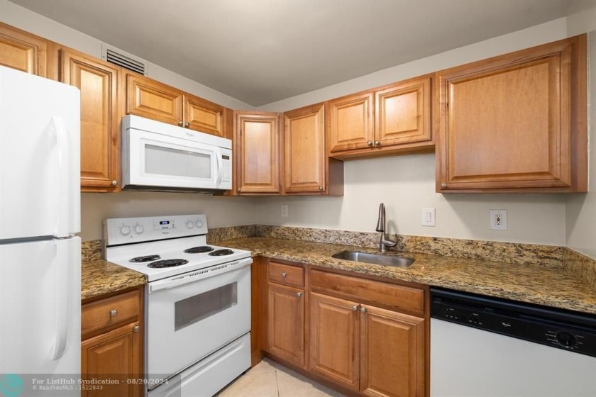 Discover this charming 1 bed, 1 bath condo located in a small - Beach Condo for sale in Fort Lauderdale, Florida on Beachhouse.com