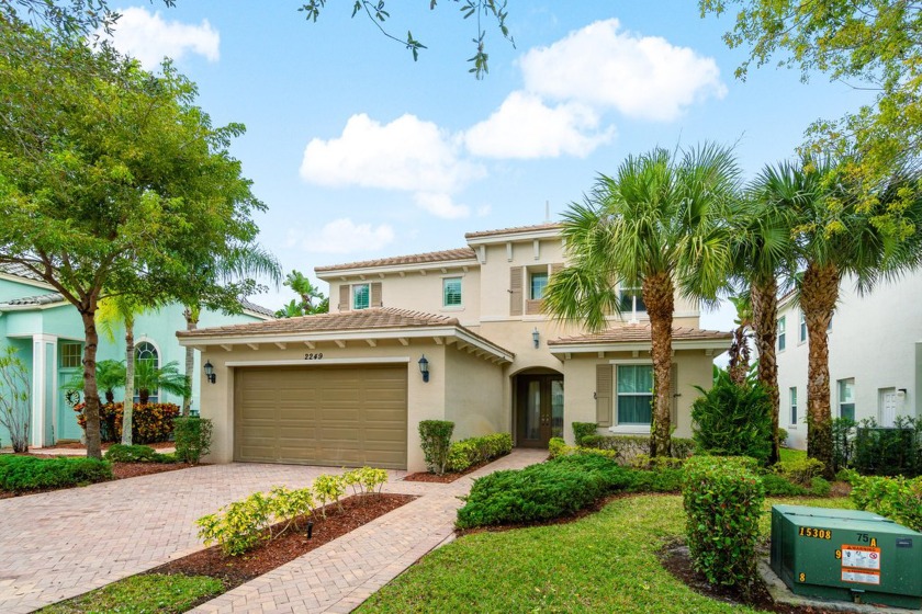 Discover the perfect blend of elegance and comfort in this - Beach Home for sale in Wellington, Florida on Beachhouse.com