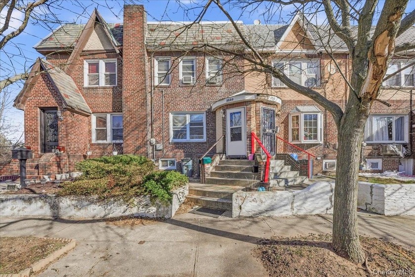 Welcome to 3220 Bayswater Court, a 3-bedroom, 1.5-bath - Beach Home for sale in Far Rockaway, New York on Beachhouse.com