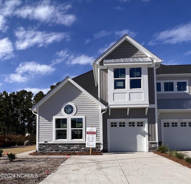 You will love this stunning 2 story townhome conveniently - Beach Townhome/Townhouse for sale in Wilmington, North Carolina on Beachhouse.com