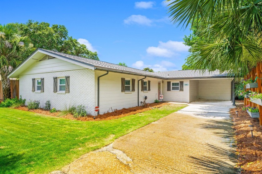 Welcome to your beach paradise! This beach home sits on a double - Beach Home for sale in Panama City Beach, Florida on Beachhouse.com