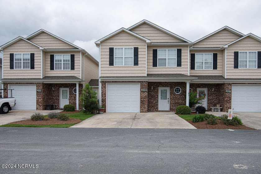 Location, Location, Location! This 3 bedroom 2.5 bath home is - Beach Townhome/Townhouse for sale in Surf City, North Carolina on Beachhouse.com