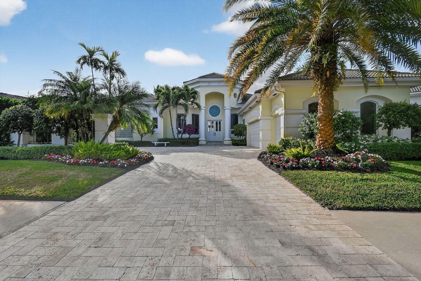 A prized location with sweeping panoramic golf and water views - Beach Home for sale in Palm Beach Gardens, Florida on Beachhouse.com