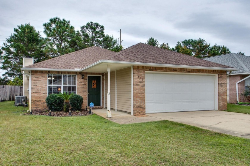 Outstanding home located in a low traffic quiet neighborhood - Beach Home for sale in Niceville, Florida on Beachhouse.com