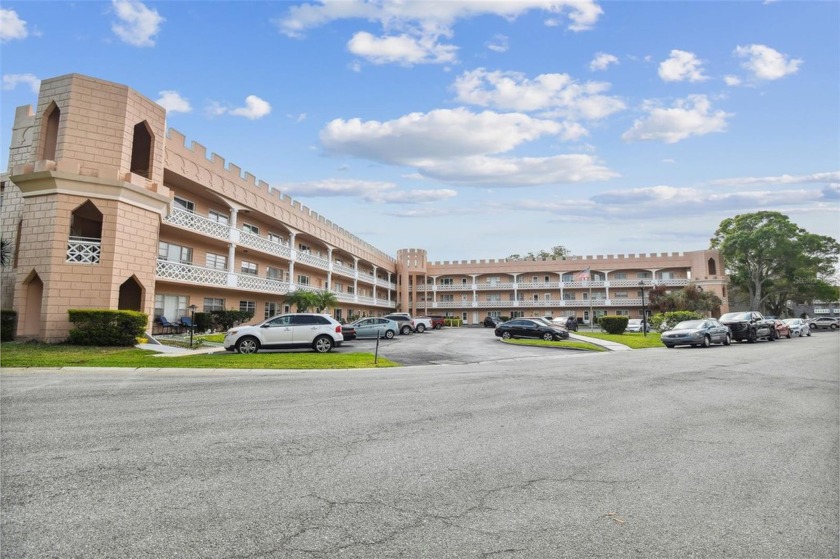 Bright  Beautiful! Enjoy Life in this Wonderfully Active 55+ - Beach Condo for sale in Clearwater, Florida on Beachhouse.com