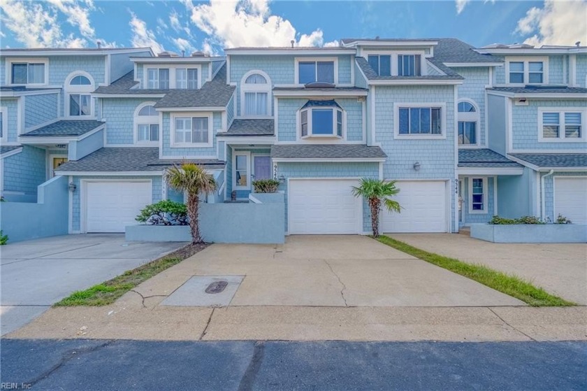 ***CLOSING COST ASSISTANCE AVAILABLE WITH ACCEPTABLE OFFER!!!*** - Beach Townhome/Townhouse for sale in Norfolk, Virginia on Beachhouse.com