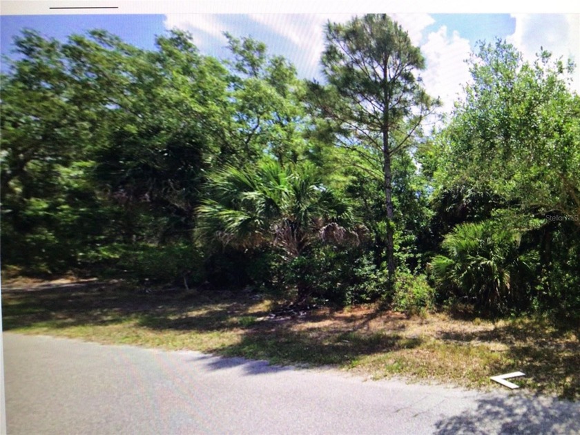 Take this opportunity to build your dream home in this lovely - Beach Lot for sale in Port Charlotte, Florida on Beachhouse.com