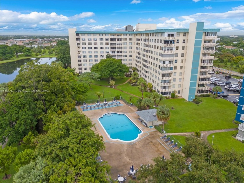 Beautifully renovated 1 bed, 1.5 bath condo on the 9th floor of - Beach Condo for sale in Hollywood, Florida on Beachhouse.com