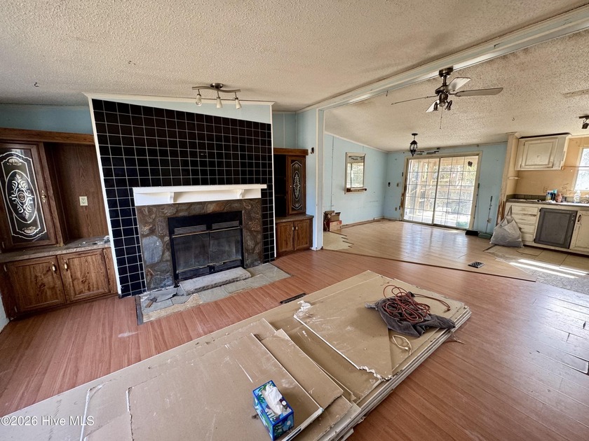 Spacious 3 BEDROOM home NEAR CAROLINA BEACH priced to sale AS-IS - Beach Home for sale in Wilmington, North Carolina on Beachhouse.com