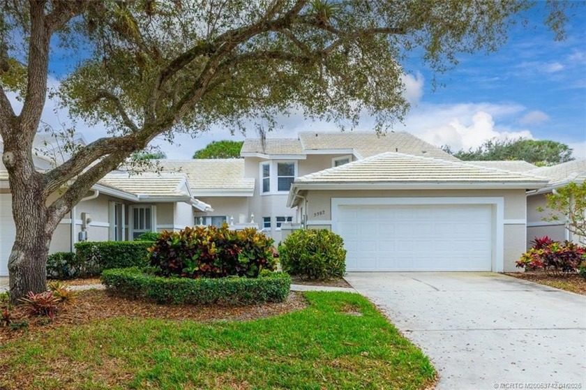 OPPORTUNITY KNOCKS! Fabulous move-in condition 3B/2.5ba/2 CAR - Beach Home for sale in Palm City, Florida on Beachhouse.com