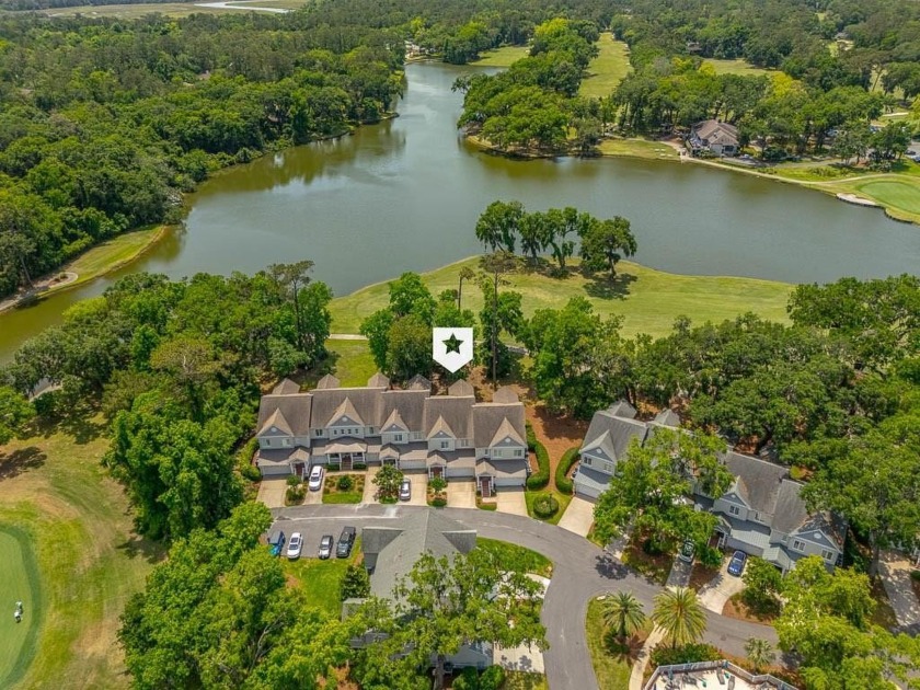 This Condo has been meticulously maintained and offers a - Beach Townhome/Townhouse for sale in Saint Simons, Georgia on Beachhouse.com