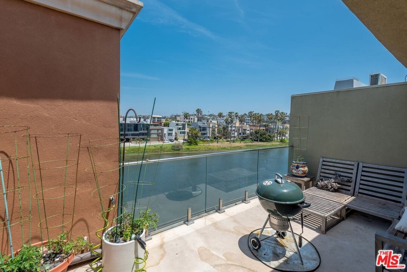 A rare chance to live just steps from the sand! This beautiful - Beach Condo for sale in Playa Del Rey, California on Beachhouse.com