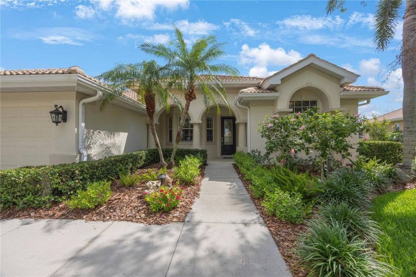 BEAUTIFUL REMODELED HOME overlooking the golf course and lake! - Beach Home for sale in Bradenton, Florida on Beachhouse.com