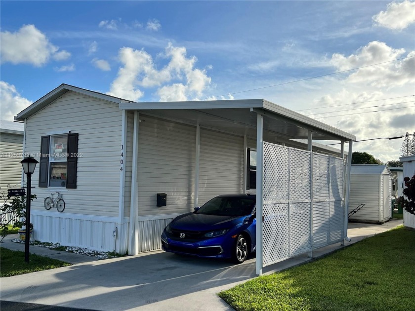 Great manufactured home built in 2011 conveniently located in - Beach Home for sale in Hollywood, Florida on Beachhouse.com