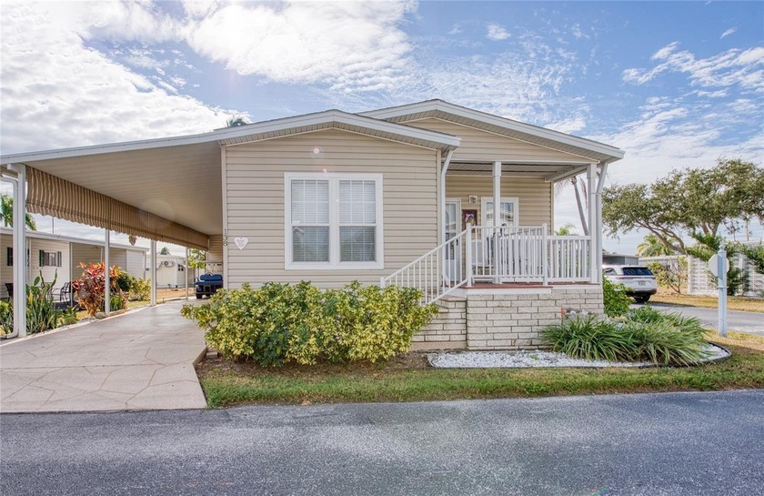 THIS IS THE ONE THAT YOU HAVE BEEN WAITING FOR! This late model - Beach Home for sale in Clearwater, Florida on Beachhouse.com