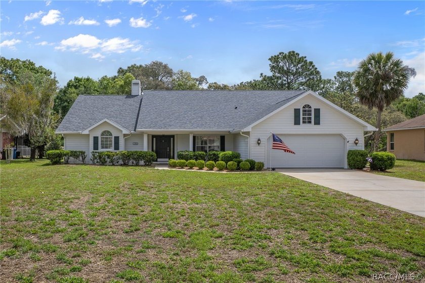 Welcome home to Cypress Village in Sugarmill Woods located in - Beach Home for sale in Homosassa, Florida on Beachhouse.com