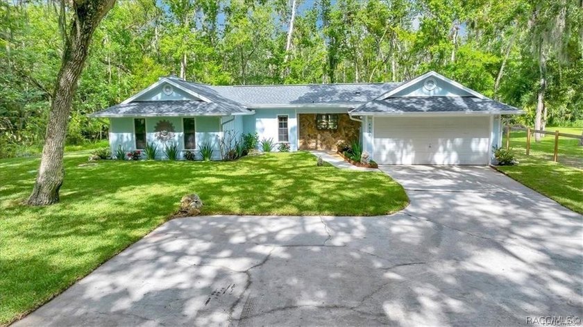 UPDATE: 1) PRICE REDUCTION! Welcome to old Florida living! - Beach Home for sale in Homosassa, Florida on Beachhouse.com