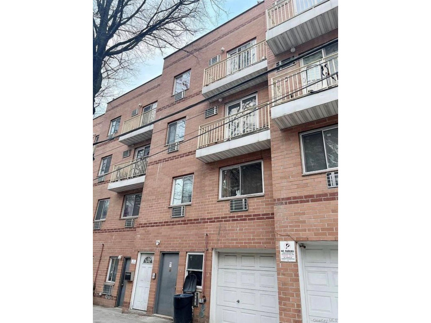 Welcome to 3509 Leavitt Street, Flushing, NY 11354 - a prime - Beach Lot for sale in Flushing, New York on Beachhouse.com