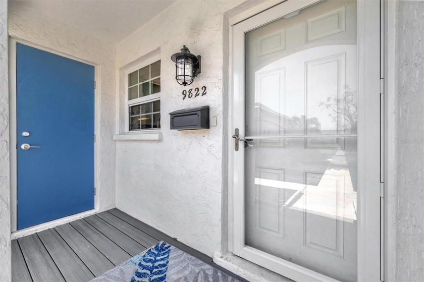 Welcome to this cheerfully renovated 2 bedroom, 2 bathroom condo - Beach Condo for sale in Bradenton, Florida on Beachhouse.com