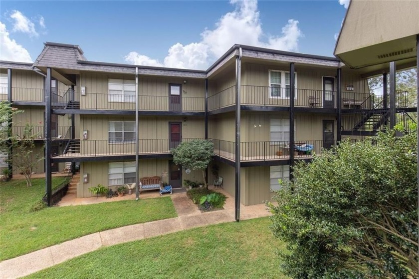 Enjoy the serene beauty of Dog River in this updated 2-bedroom - Beach Condo for sale in Mobile, Alabama on Beachhouse.com