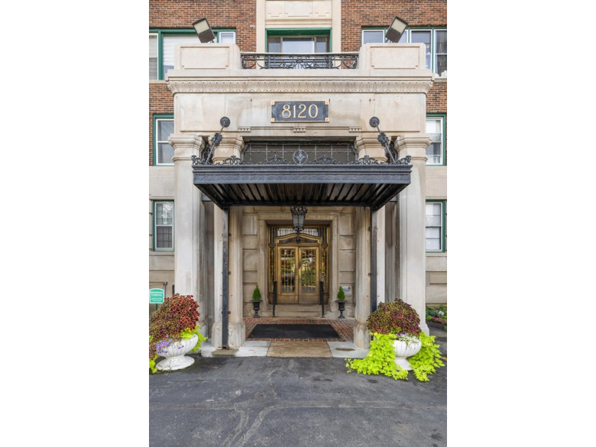 Stunning, fully remodeled 3-bed, 3-bath condo located in - Beach Condo for sale in Detroit, Michigan on Beachhouse.com