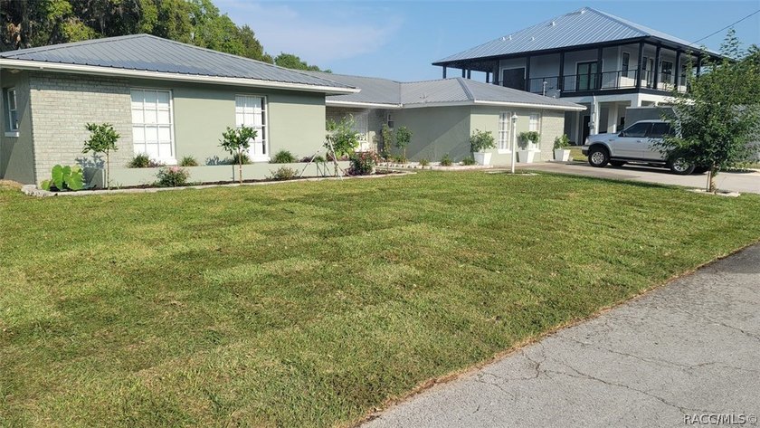 One or more photo(s) has been virtually staged. Experience the - Beach Home for sale in Crystal River, Florida on Beachhouse.com