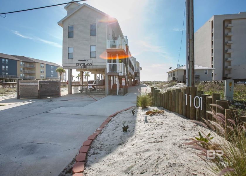 Welcome To Paradise. This Beachside Condo Is Perfectly Situated - Beach Home for sale in Gulf Shores, Alabama on Beachhouse.com