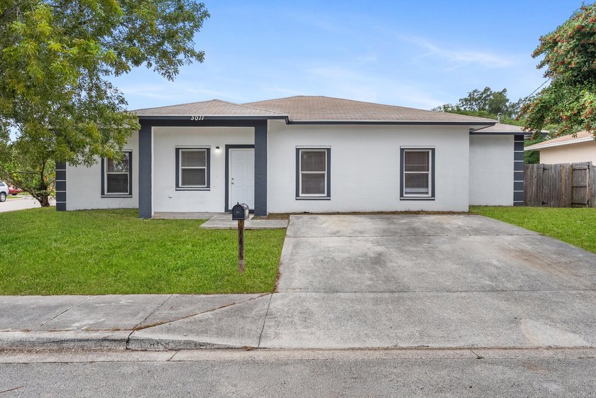 Single family home with 4 beds & 2 baths.. Recently underwent a - Beach Home for sale in Riviera Beach, Florida on Beachhouse.com