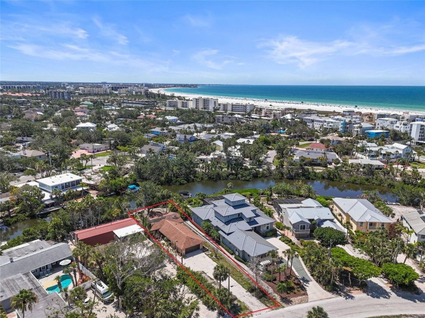 -Premier Waterfront Lot on Coveted Palm Island- 

Presenting a - Beach Home for sale in Sarasota, Florida on Beachhouse.com