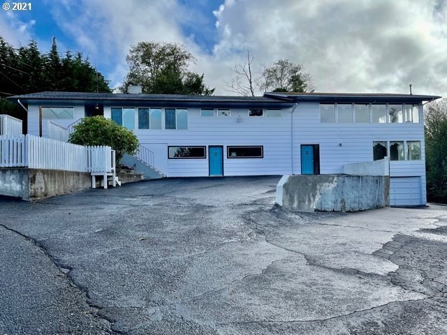 Custom home on top of the hill with beautiful views overlooking - Beach Home for sale in Coos Bay, Oregon on Beachhouse.com