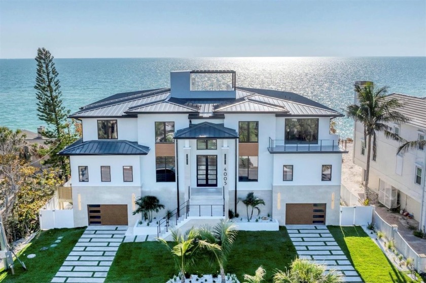 WELCOME TO ONE OF THE FEW BRAND-NEW GULF FRONT HOMES FOR SALE ON - Beach Home for sale in Nokomis, Florida on Beachhouse.com