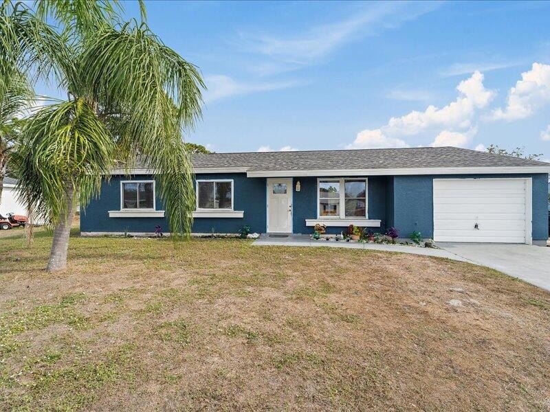 2464 Shenandoah Street is a well-maintained 3-bedroom, 2-bath - Beach Home for sale in North Port, Florida on Beachhouse.com