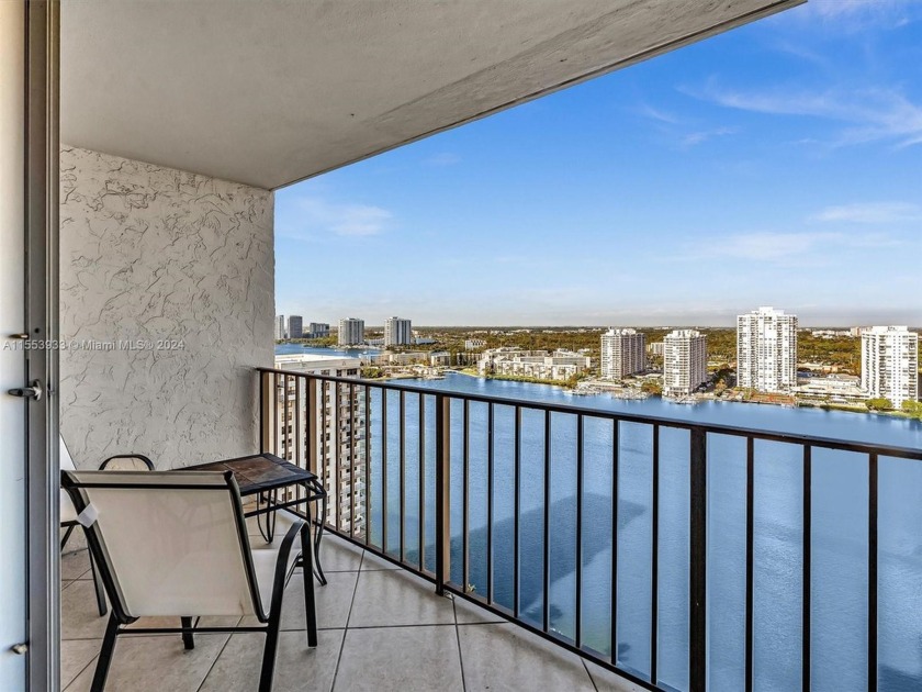 Welcome to this beautifully remodeled 2/2 in Aventura, with a - Beach Condo for sale in Aventura, Florida on Beachhouse.com