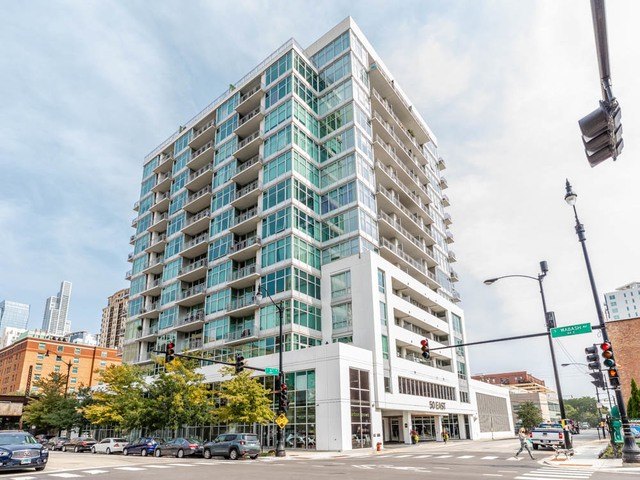 Excellent South Loop Condo location in The Guild with 10' - Beach Condo for sale in Chicago, Illinois on Beachhouse.com