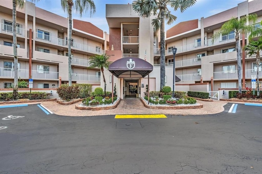 Welcome to your new, lovely home* Spectacular* As soon as you - Beach Condo for sale in Tamarac, Florida on Beachhouse.com