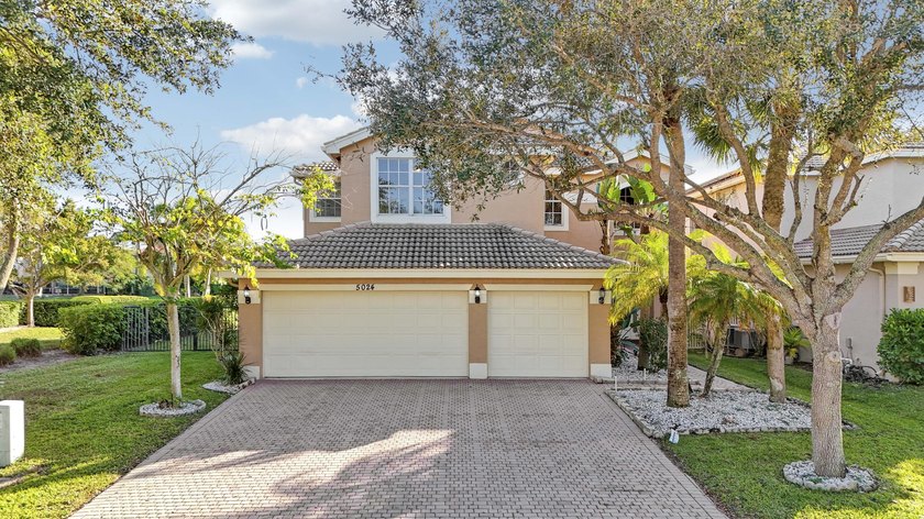 Welcome to this magnificent, spacious 6-bedroom, 4-bathroom - Beach Home for sale in Greenacres, Florida on Beachhouse.com