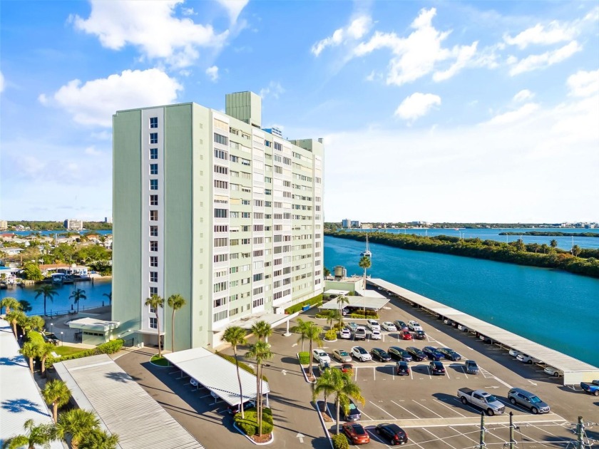 Seller Highly Motivated! Experience the epitome of coastal - Beach Condo for sale in Clearwater, Florida on Beachhouse.com