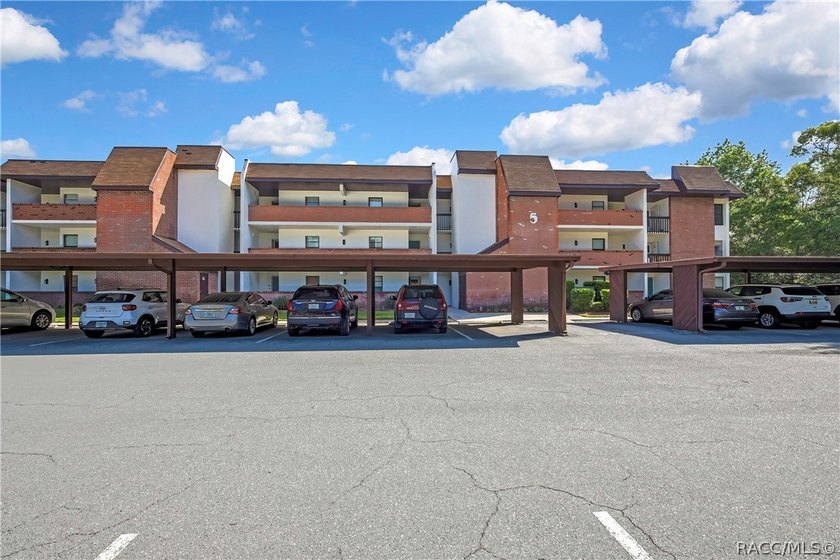 Motivated seller presenting a turn-key, FULLY FURNISHED - Beach Condo for sale in Homosassa, Florida on Beachhouse.com